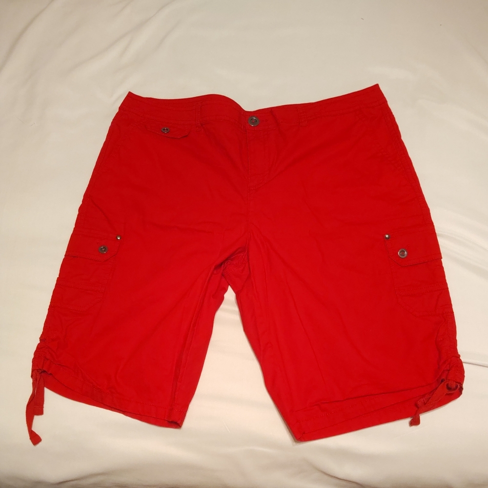 Style and Co red cargo shorts size 16